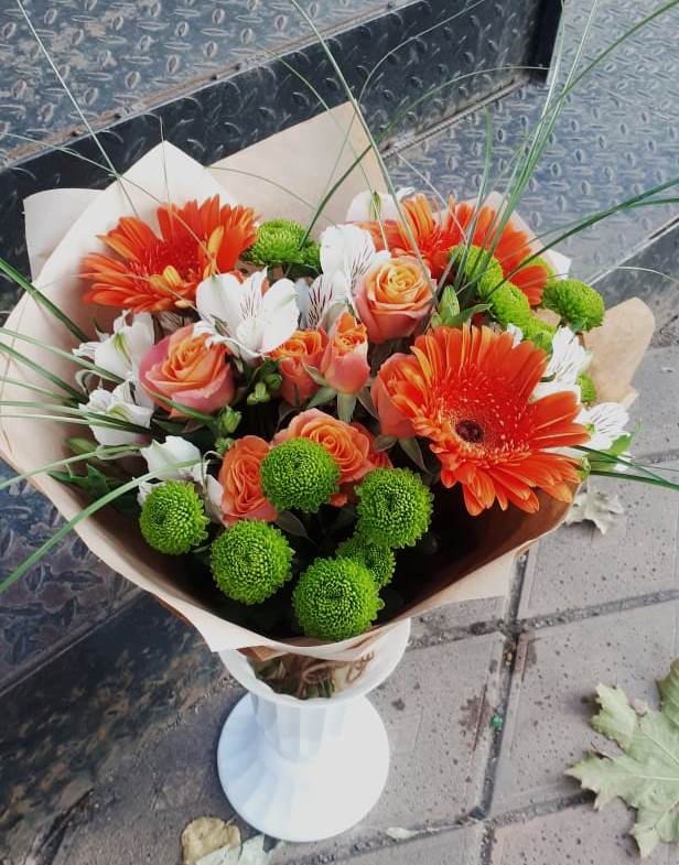 Букет цветов из: Герберы, Хризантемы, Альстромерии и Розы в Таганроге