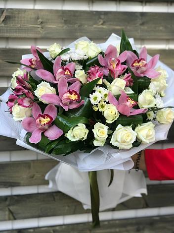 Букет цветов из: Розы и Хризантемы в Таганроге