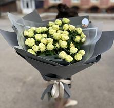 Букет Белые кустовые розы Солинеро в Таганроге