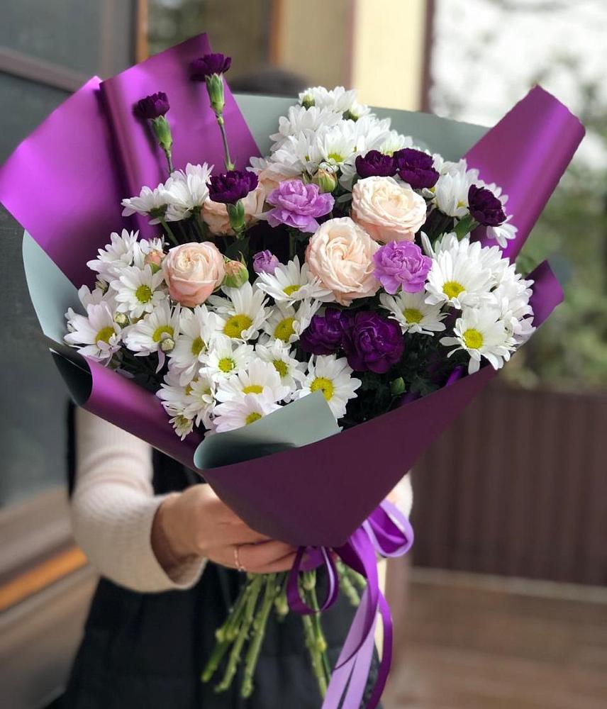 Букет цветов из: Хризантемы, Гвоздики и Розы в Таганроге