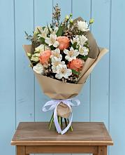 Букет цветов из:  Альстромерии, Лизиантусы, Розы и Хризантемы #REPLACE_PRED# Таганроге