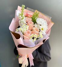 Букет цветов из:  Хризантемы и Розы в Таганроге