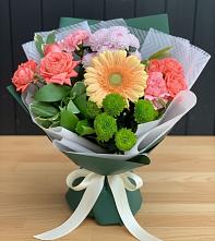 Букет цветов из:  Гвоздики, Розы, Герберы и Хризантемы в Таганроге