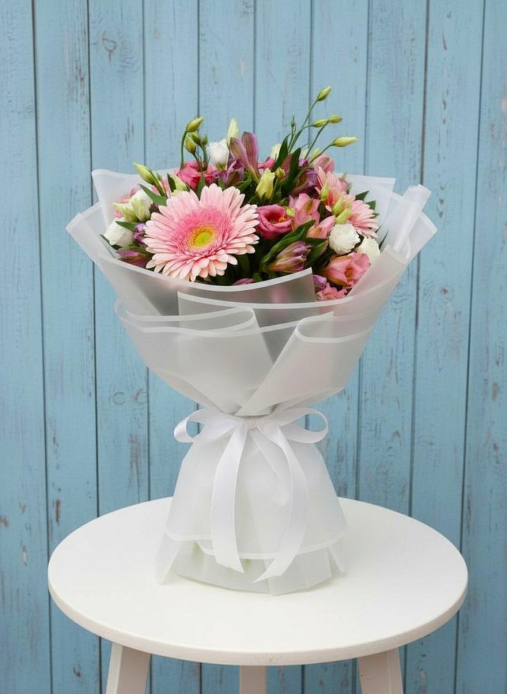 Букет цветов из: Герберы, Альстромерии и Лизиантусы в Таганроге