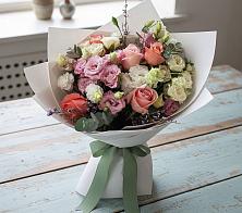 Букет цветов из:  Розы, Лизиантусы и Гвоздики #REPLACE_PRED# Таганроге