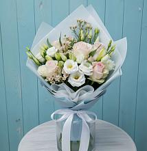 Букет цветов из:  Розы и Лизиантусы в Таганроге