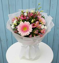 Букет цветов из:  Герберы, Альстромерии и Лизиантусы #REPLACE_PRED# Таганроге