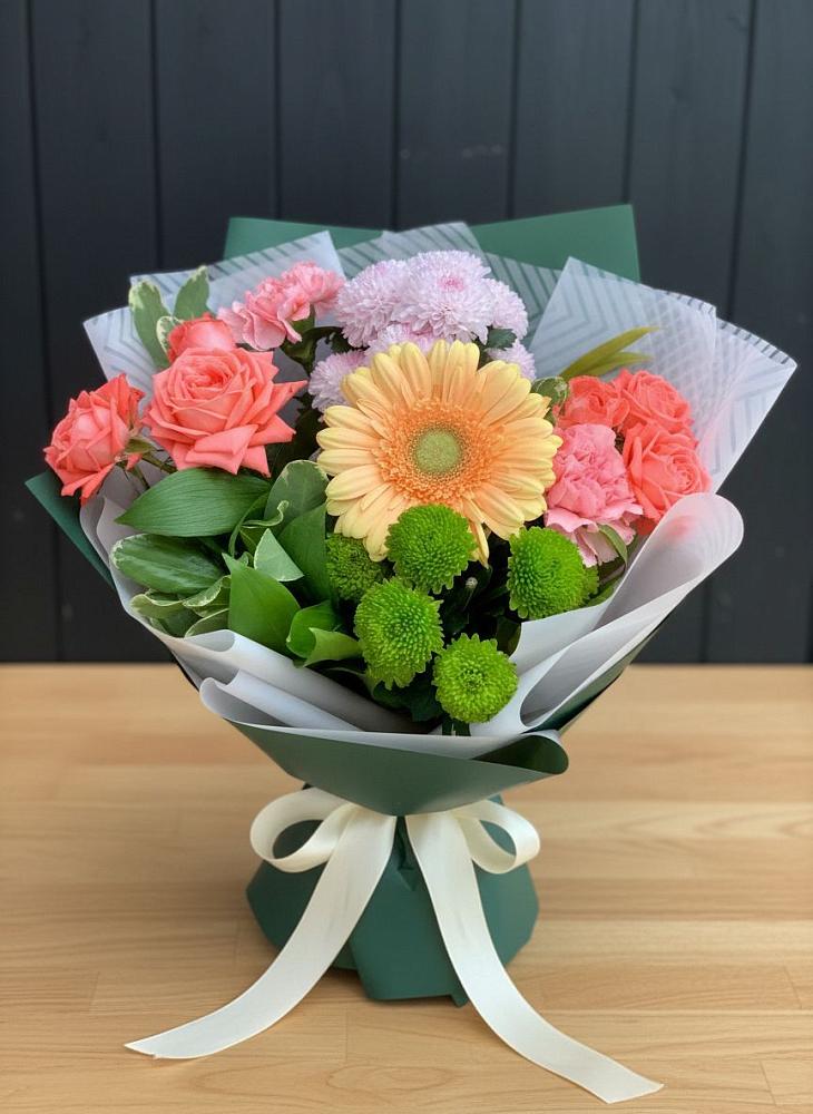 Букет цветов из: Гвоздики, Розы, Герберы и Хризантемы в Таганроге